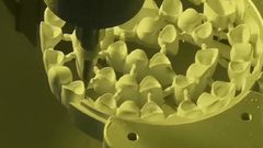 ユセラ5X歯科用ミリングマシンとジルコニアブロックが歯科ラボ＆歯科医院向けに大好評